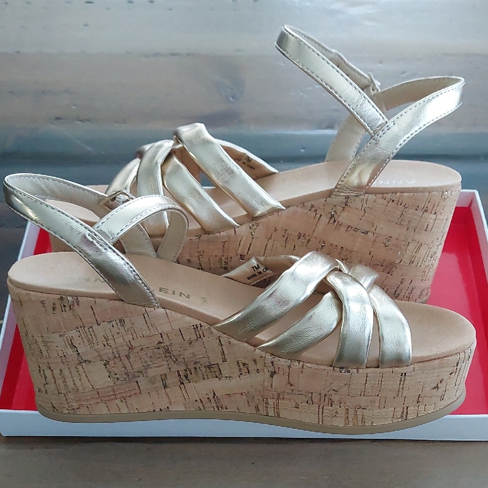 ANNE KLEIN Women’s Metallic Gold Cork Wedge Sandals, 7M